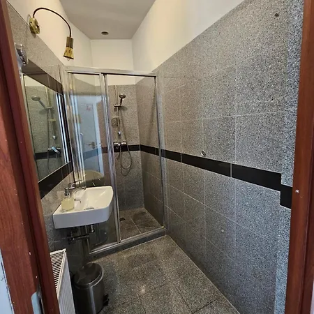 Roller بيت شباب *